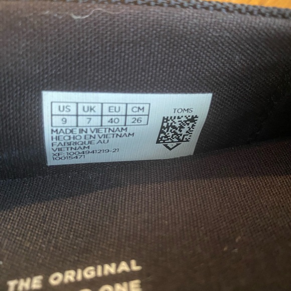 EUC TOMS Slip On Sneakers - Picture 7 of 8